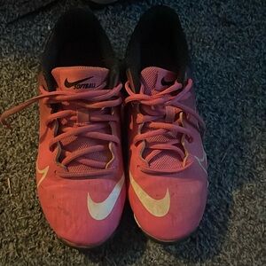 Molded Hyper-Diamond softball cleats